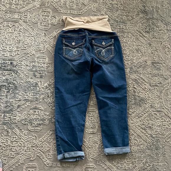 Indigo Blue NWT maternity distressed jeans - Picture 2 of 3